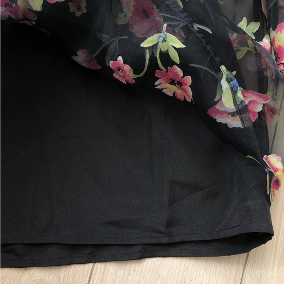 Forever 21 Floral Puff Sleeve Sheer Chiffon Top in Black Size S - Picture 5 of 9